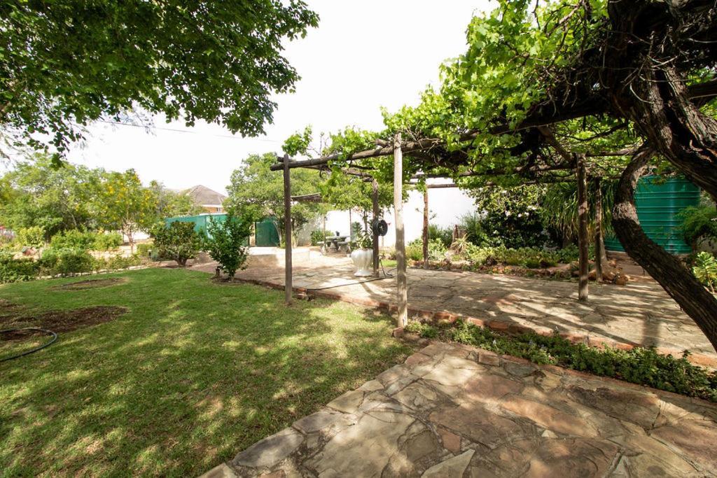 The Townhouse Villa Graaff Reinet Exterior photo